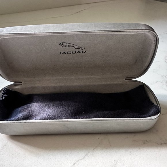 Jaguar Silver Hard Case Storage for Glasses or Sunglasses Cleaning Cloth UNISEX - Picture 5 of 7